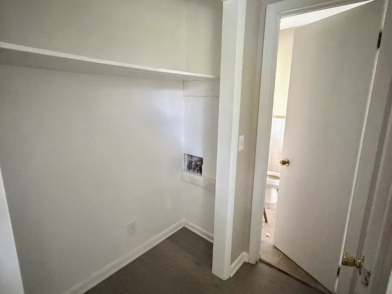 917 Sloan St #915 — Photo 6