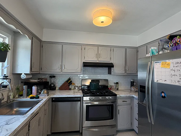 91 Thornycroft Ave #1 — Photo 6