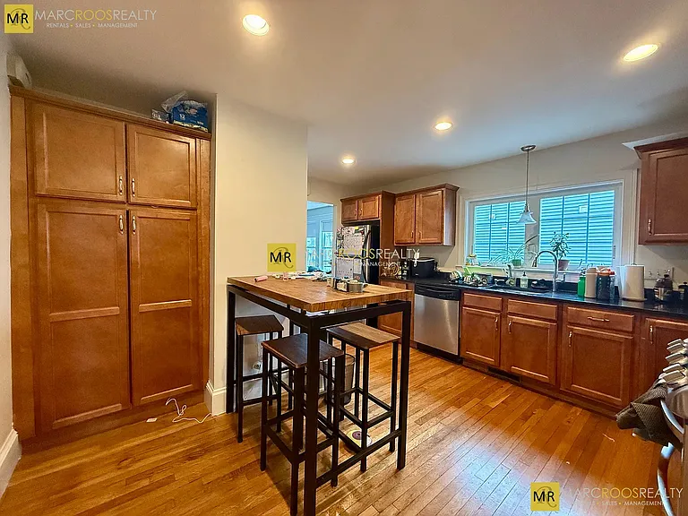253 Brown St #1 — Photo 6