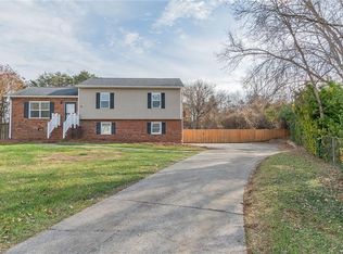 5205 Bienard Ct, Walkertown, NC 27051