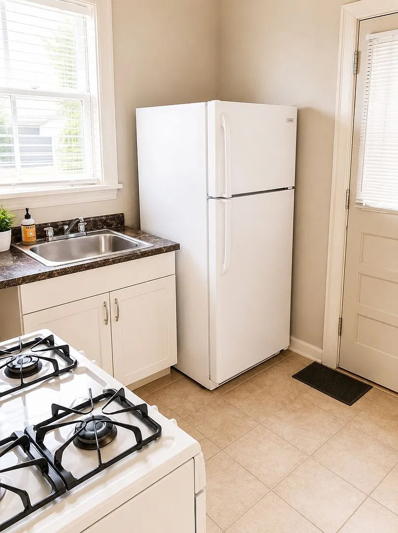House for Rent * Pet Friendly * Amazing Location in Dormont * Available Now * Spacious & Renovated — Photo 4