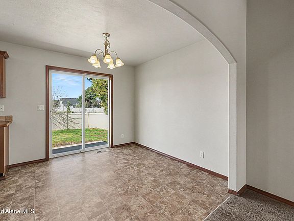 5th image of 3099 N Florence Ct