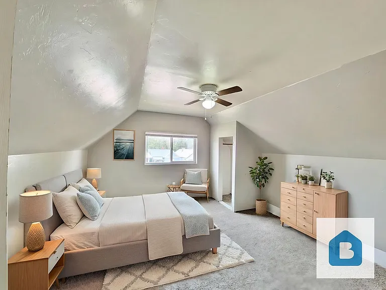 1021 E Abriendo Ave — Photo 10