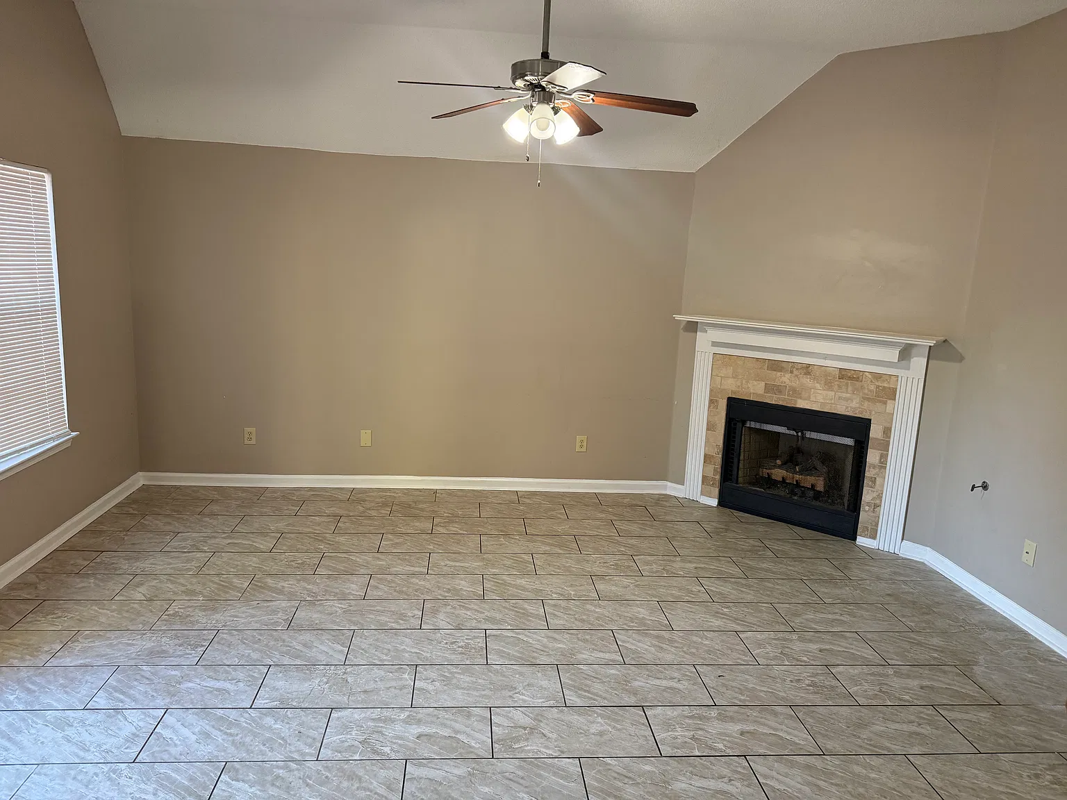 3 bed, 1431 sqft, $1,600 — Photo 2