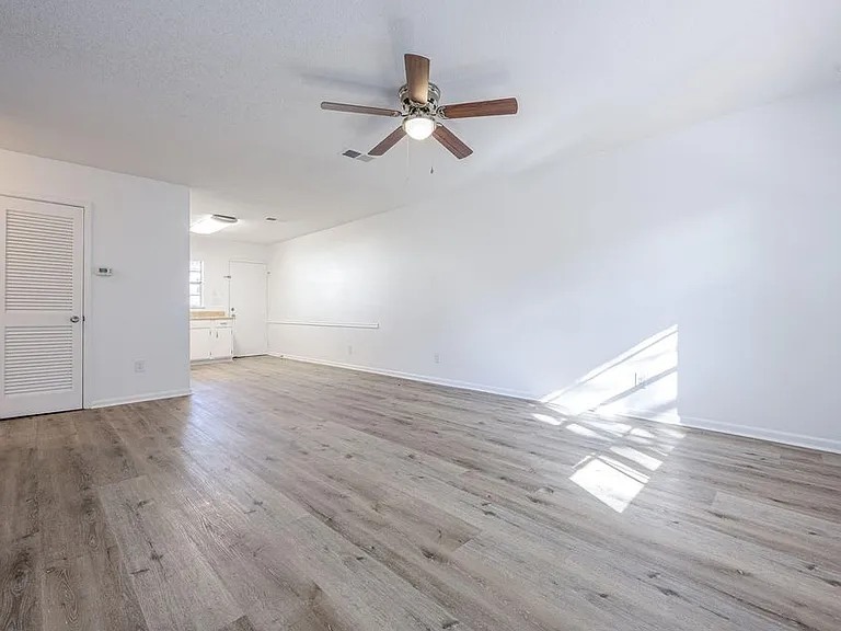 1013 Holton Ave #2 — Photo 6