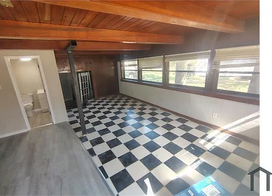 1 bed, 900 sqft, $800 — Photo 3