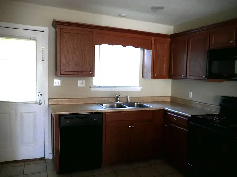 149 W Main St — Photo 5