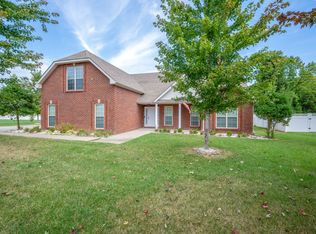 725 Richards Dr, Clarksville, TN 37043