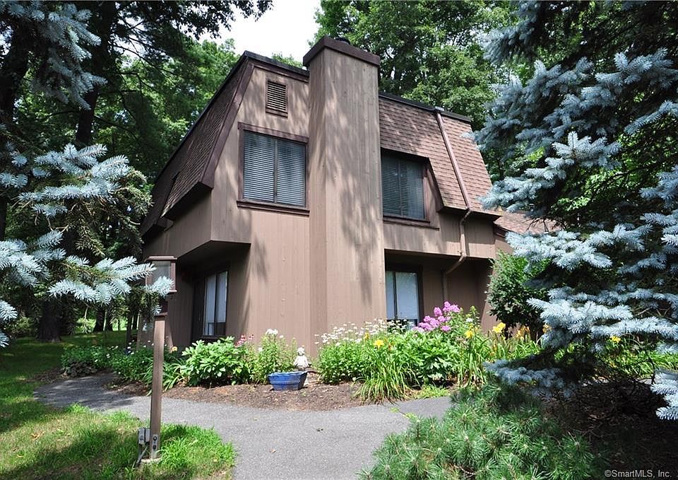 1st image of 7 Canterbury Lane #7