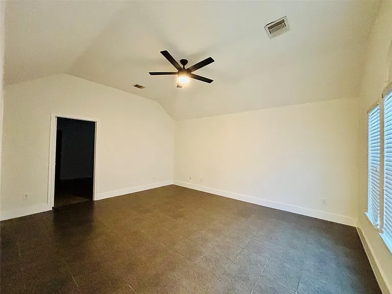 3405 Kleberg Ct — Photo 8