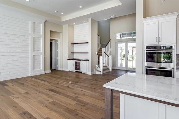3rd image of 779 Orchid Ct