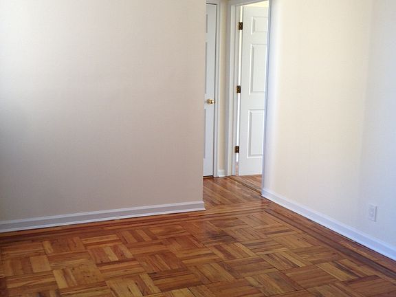 3rd image of 3018 Broadway Ste 1
