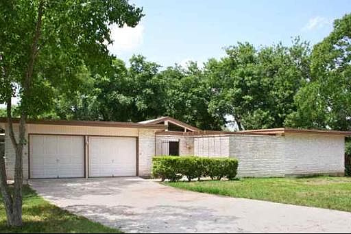 1st image of 7431 CASTLEWOOD DR