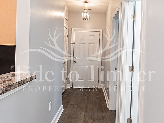 4th image of 2065 Silvercrest Dr #D