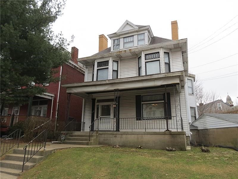 WELCOME TO 549 TEECE AVE LOCATED IN THE HEART OF BELLEVUE.  WALKING DISTANCE TO EVERYTHING BELLEVUE HAS TO OFFER!  RESTAURANTS, 