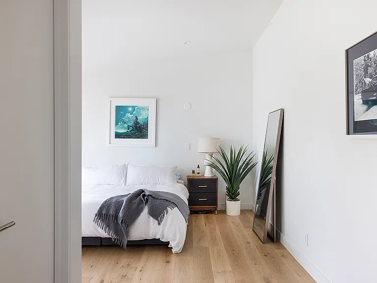 1504 Westcliff Dr #5 — Photo 11