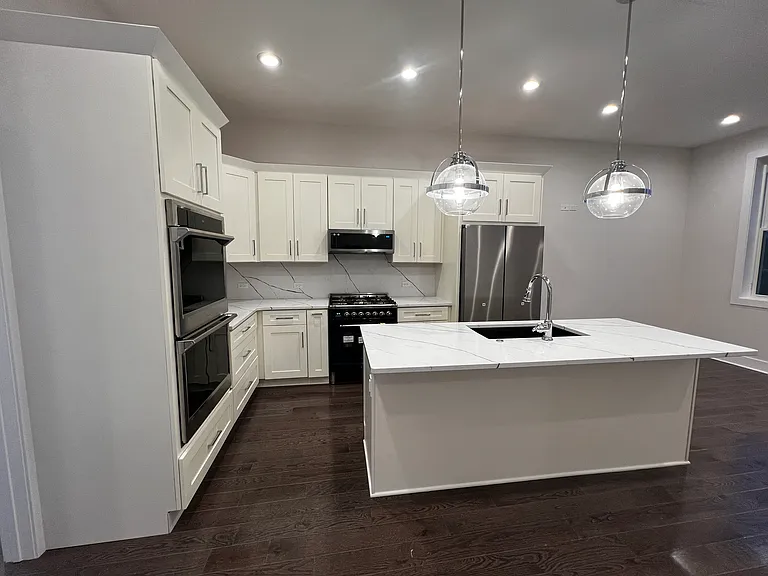 4819 Main St #204 — Photo 5