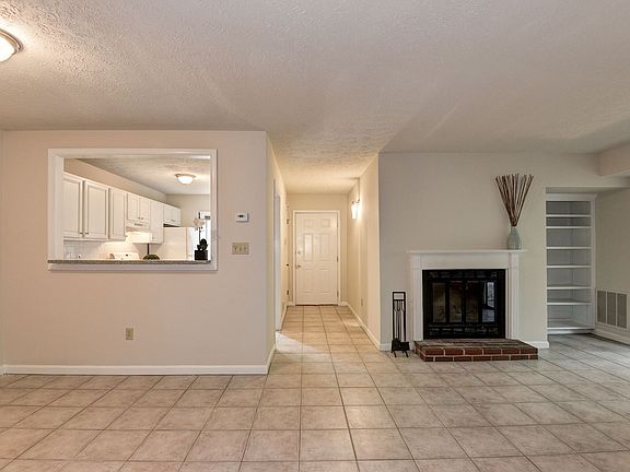 3rd image of 7618 Willow Point Dr
