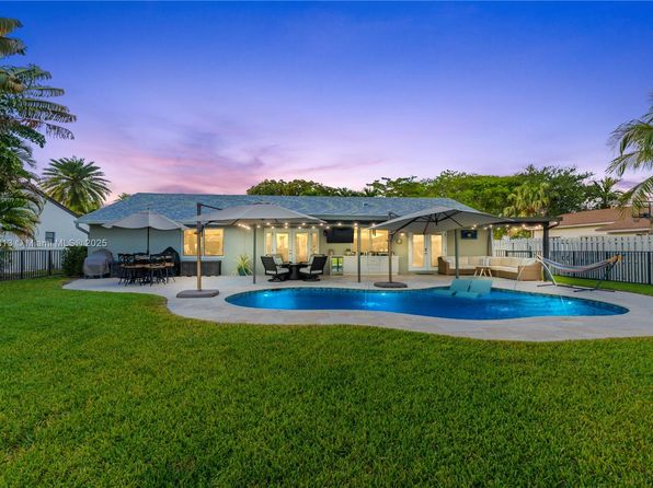 14450 Hampton Pl, Davie, FL 33325