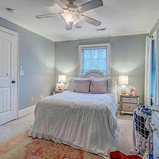 1050 Phillips Park Dr — Photo 6