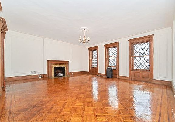 2nd image of 112 W 81st St #3