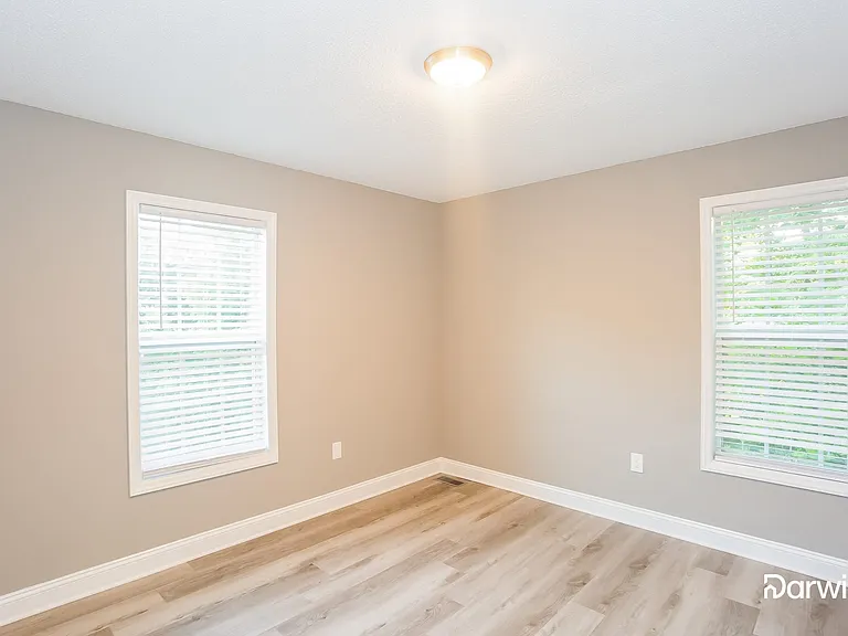 978 Braxton Dr — Photo 7