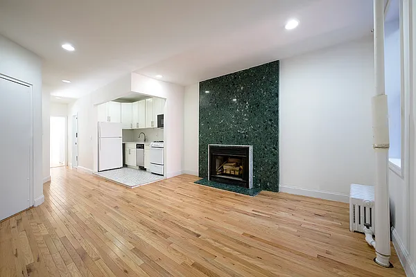 Rented by Buchbinder & Warren | media 11