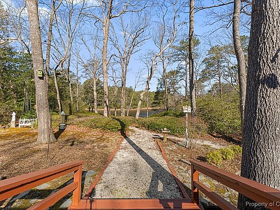 4th image of 10 Heron Ln