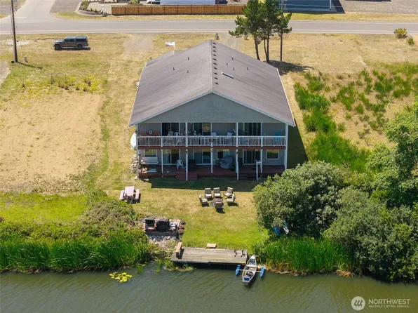 992 Point Brown Avenue SE #2, Ocean Shores, WA 98569