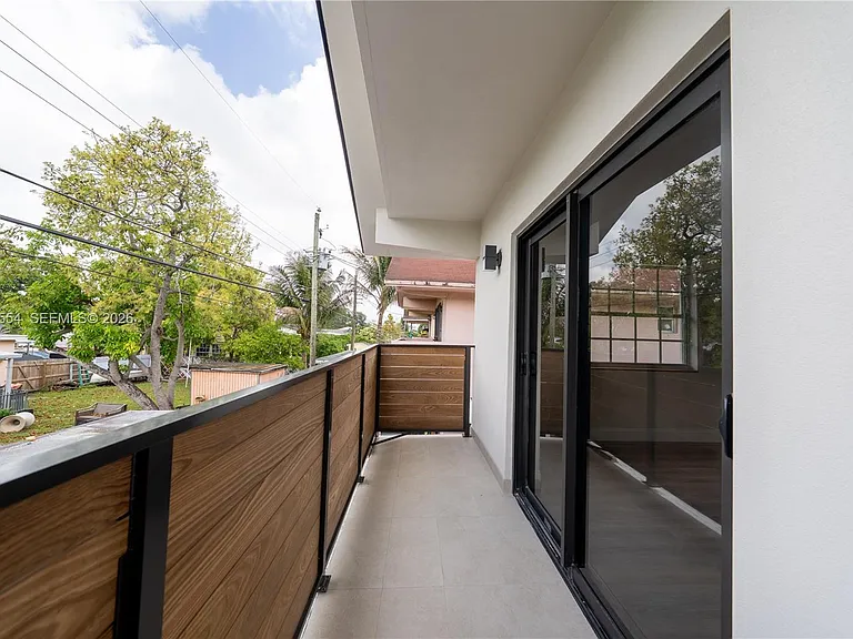 370 Flagami Blvd — Photo 20