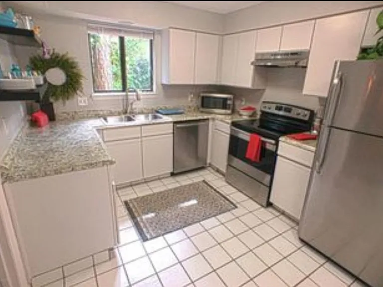 1307 Wood Hill Pl — Photo 4