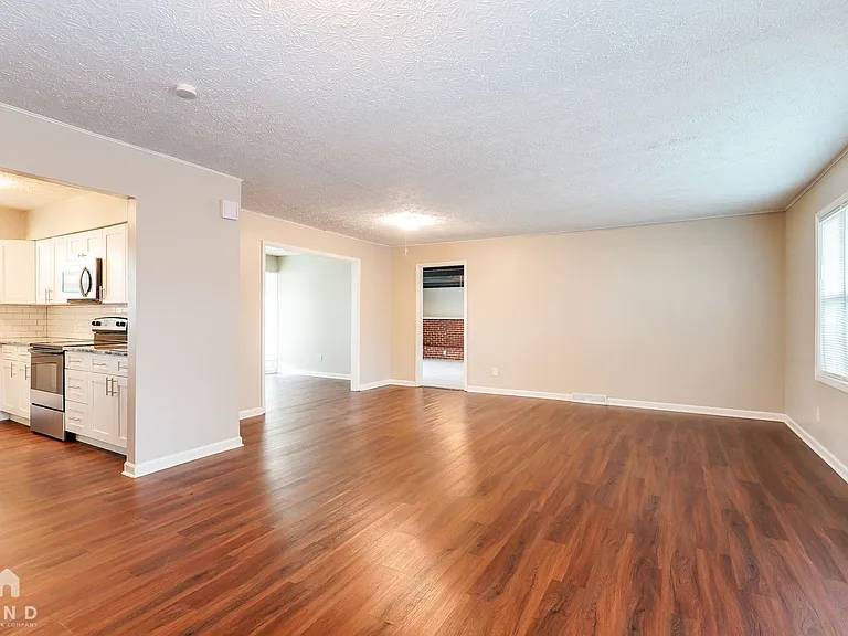 10 Oakwood Dr — Photo 7