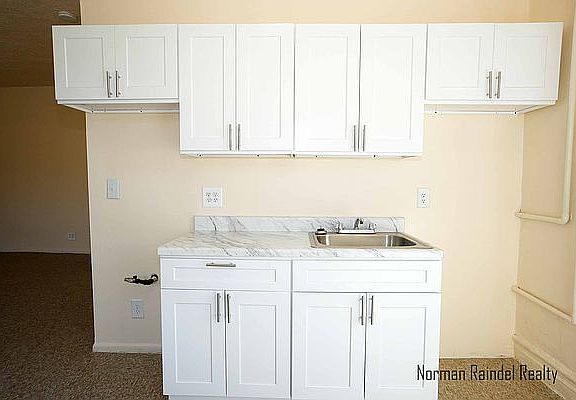 5th image of 513 Rockaway Pkwy #B10