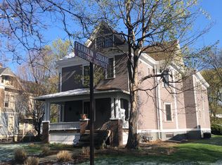 504 E Walnut St APT 1, Bloomington, IL