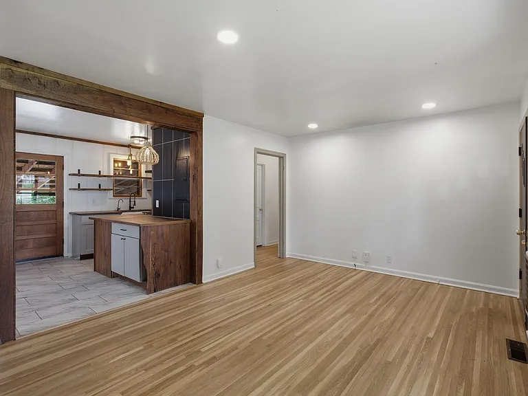 2923 Dunmore Dr — Photo 10