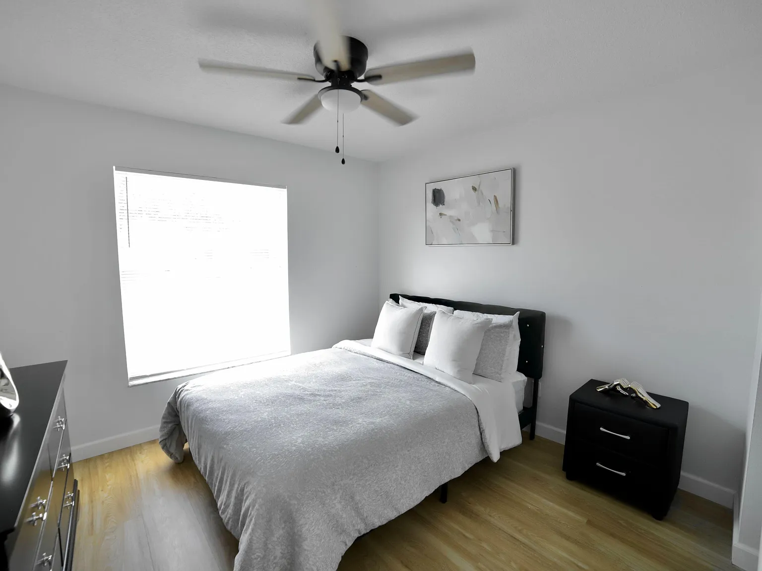 4 bed, 2.0 bath, 2000 sqft, $953 — Photo 1