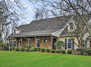 48 Blue Stone Dr, Chadds Ford, PA 19317