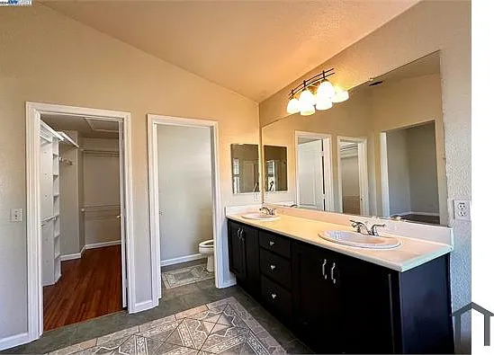 821 Tulare Dr — Photo 18