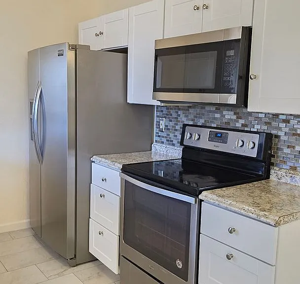 4167 E Market St — Photo 5