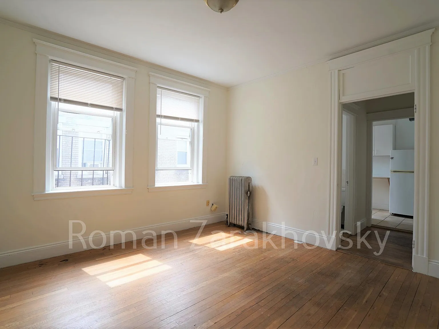 Studio, 300 sqft, $1,825 — Photo 4