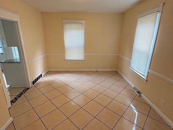 3rd image of 1307 Jackson St