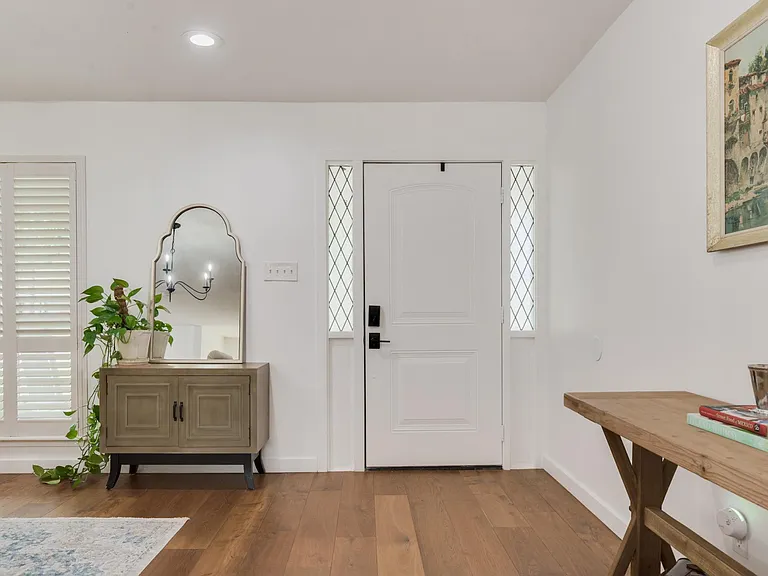 10047 Briarwild Ln — Photo 8