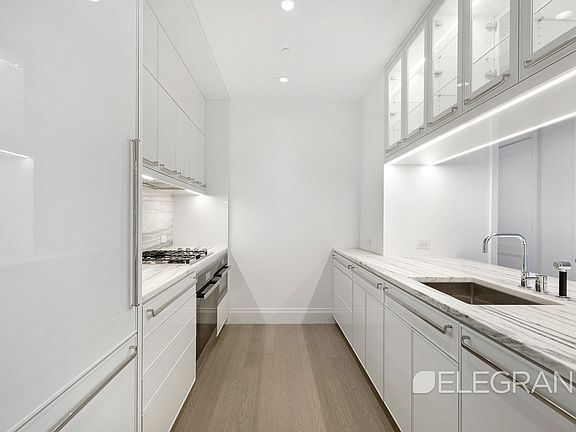 3rd image of 200 E 95th St APT 5C