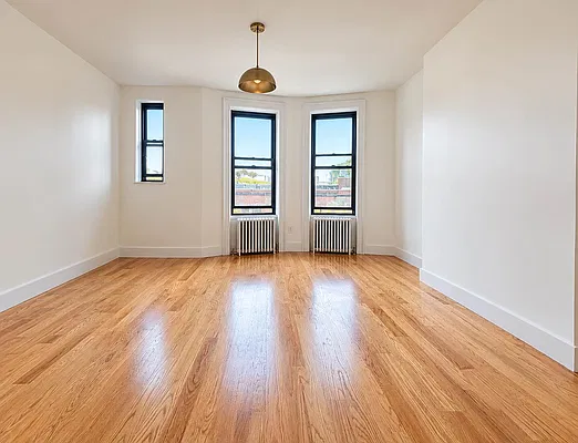 Living room, photo 2
