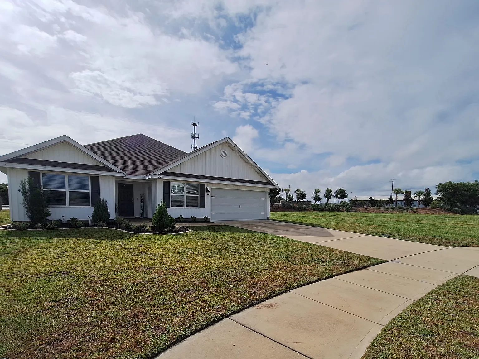 223 Ryder Ln — Photo 2