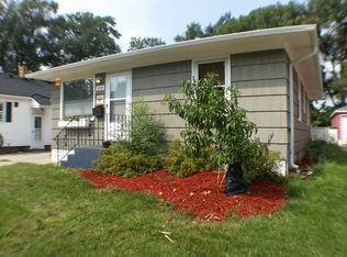 1039 Crescent St NE, Grand Rapids, MI 49503