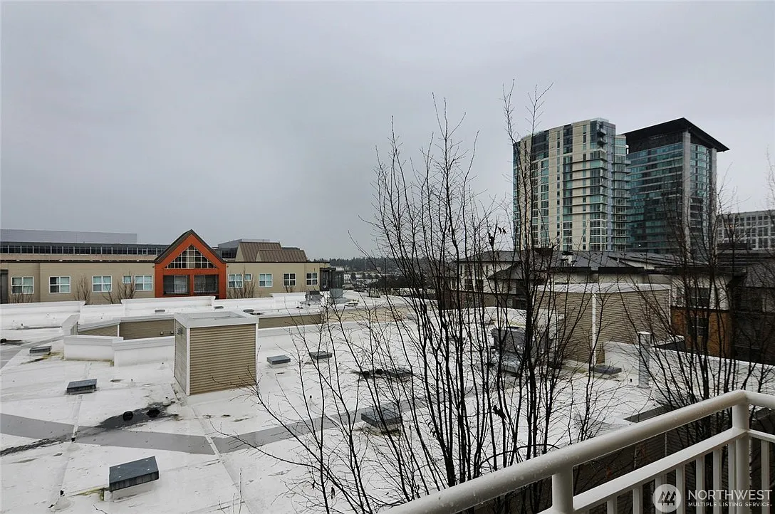 1 bed, 807 sqft, $2,395 — Photo 3