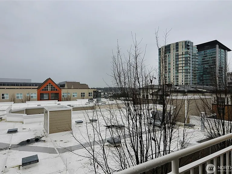 11004 NE 11th St #502 — Photo 3
