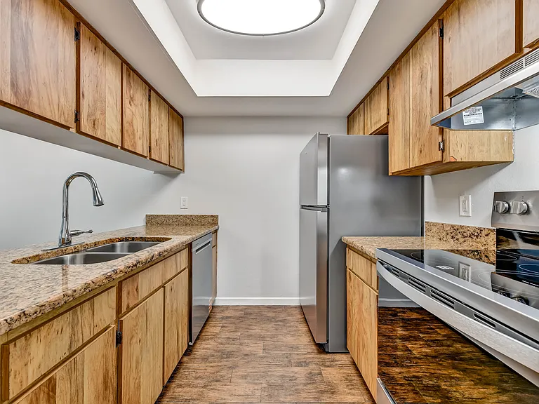 3109 W Horatio St #16 — Photo 5