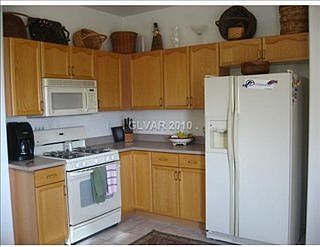 2nd image of 7636 Picnic St